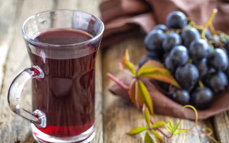 Differences Between Non-Alcoholic Wine and Juice