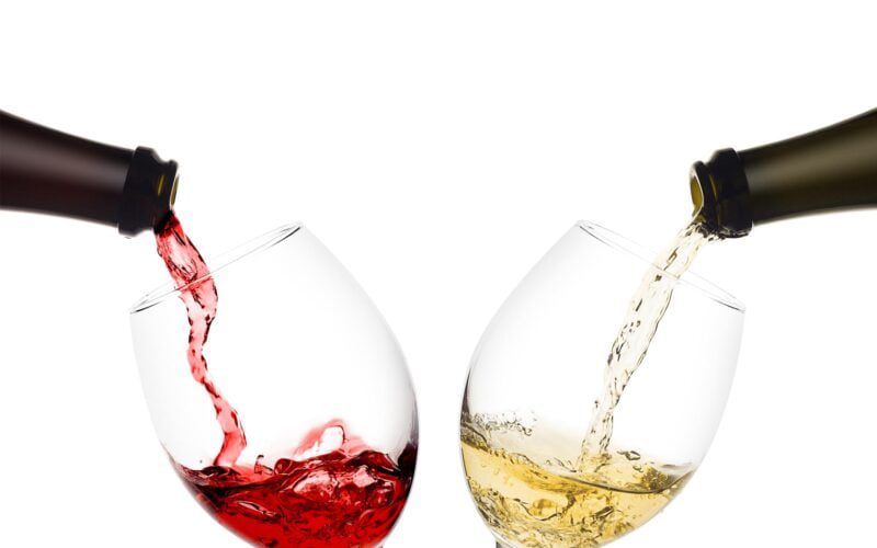 Red Wine vs. White: Similarities & Differences