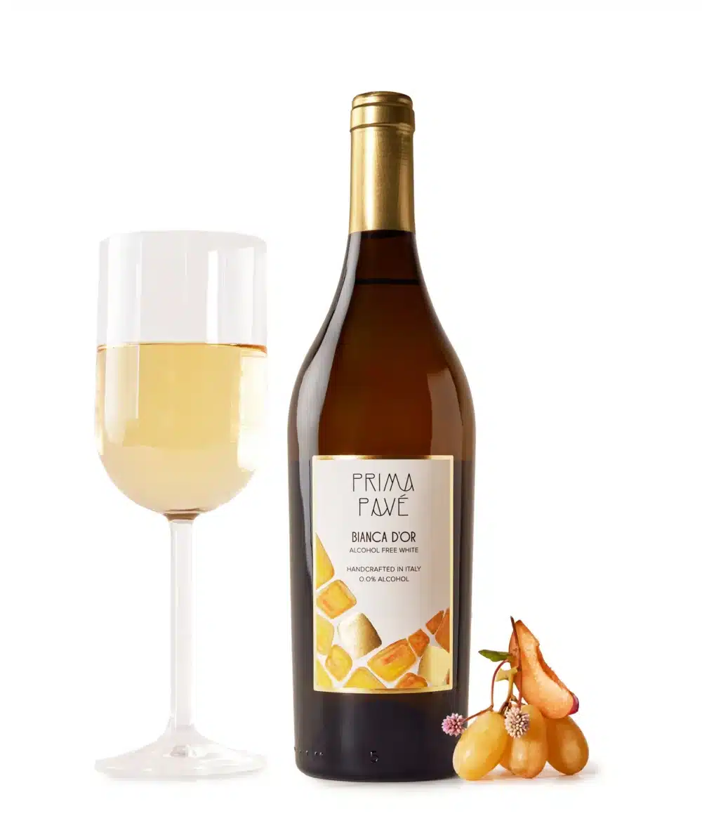 Non Alcoholic Italian White Wine with glass