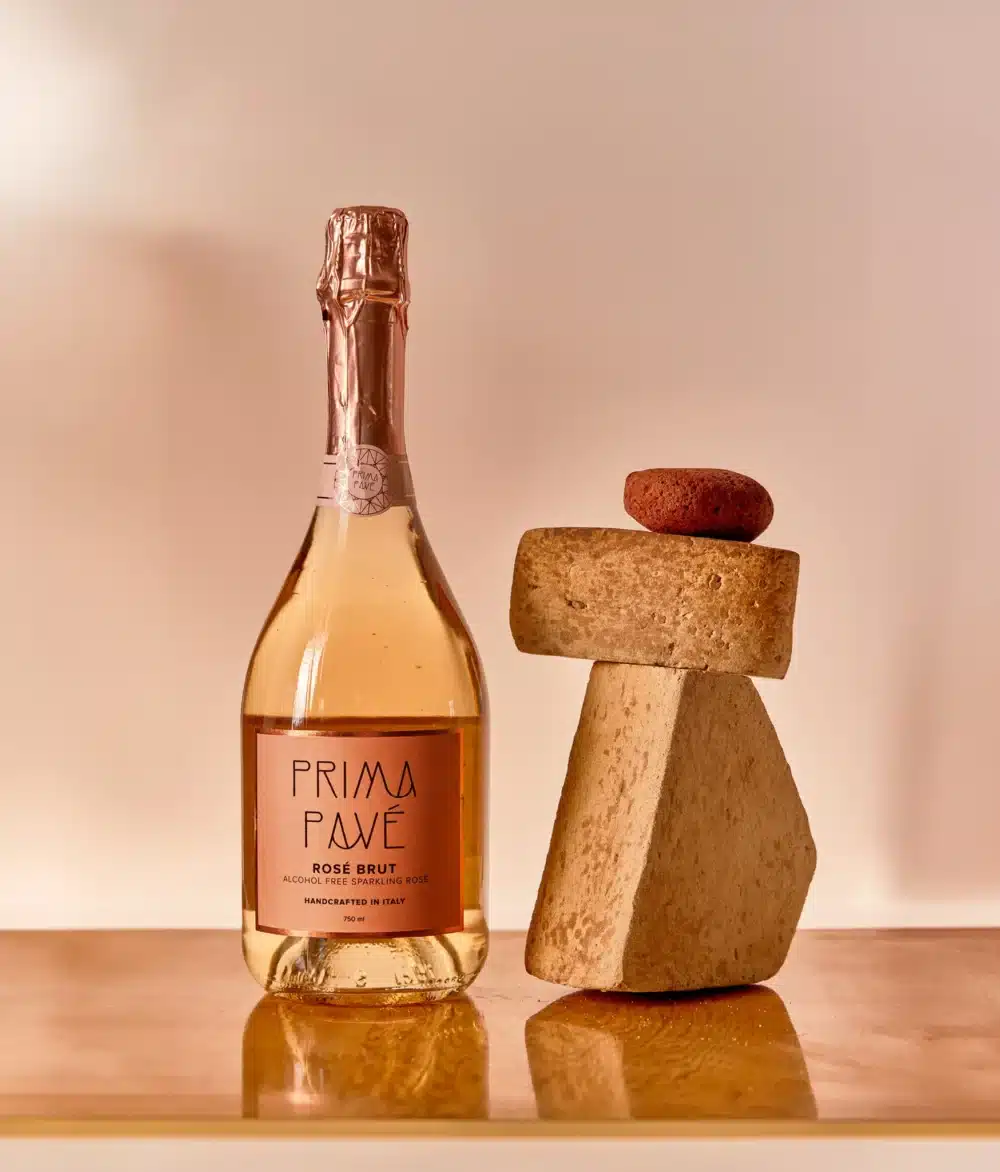 Prima Pave Rose Brut Lifestyle Image